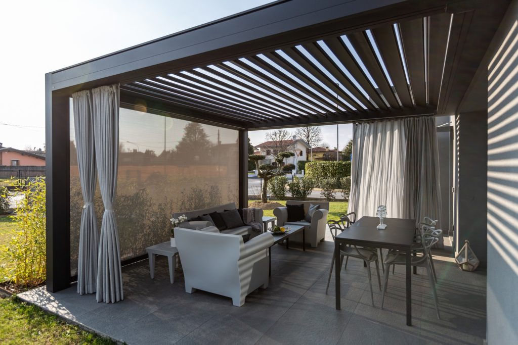 Aluminum Louvered Pergola